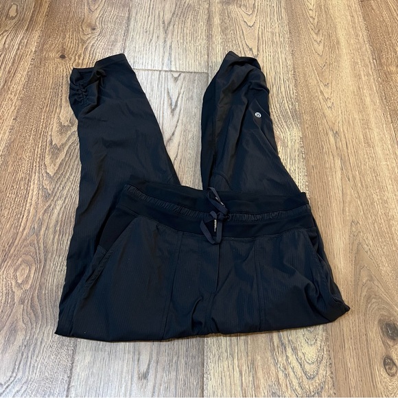 Lululemon Dance Studio Crop II Unlined Black Size 4 - Picture 3 of 6